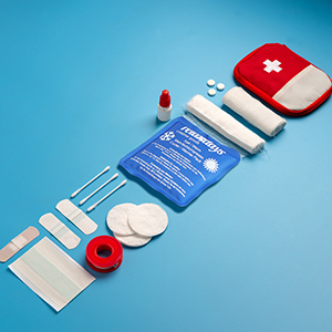 Relaxdays Cooling Pads, Set of 8, Cold and Warm Compresses, 11 x 11 cm, First Aid, Reusable Gel Cooling Compresses, Blue