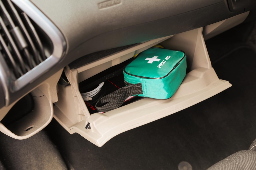 safety-first-aid-hse-one-person-first-ai-71p-oVnwOEL.jpg